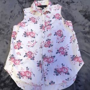 Polly&Esther no sleeve button down shirt